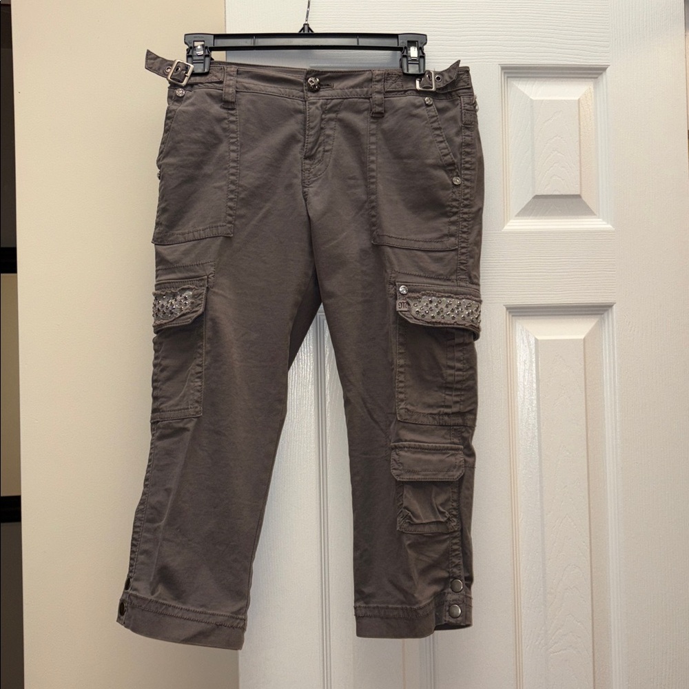 Miss Me Capri Y2K Lowrise cargo with lace, rhinestones and Pickets. EUC size 26 - Picture 2 of 14